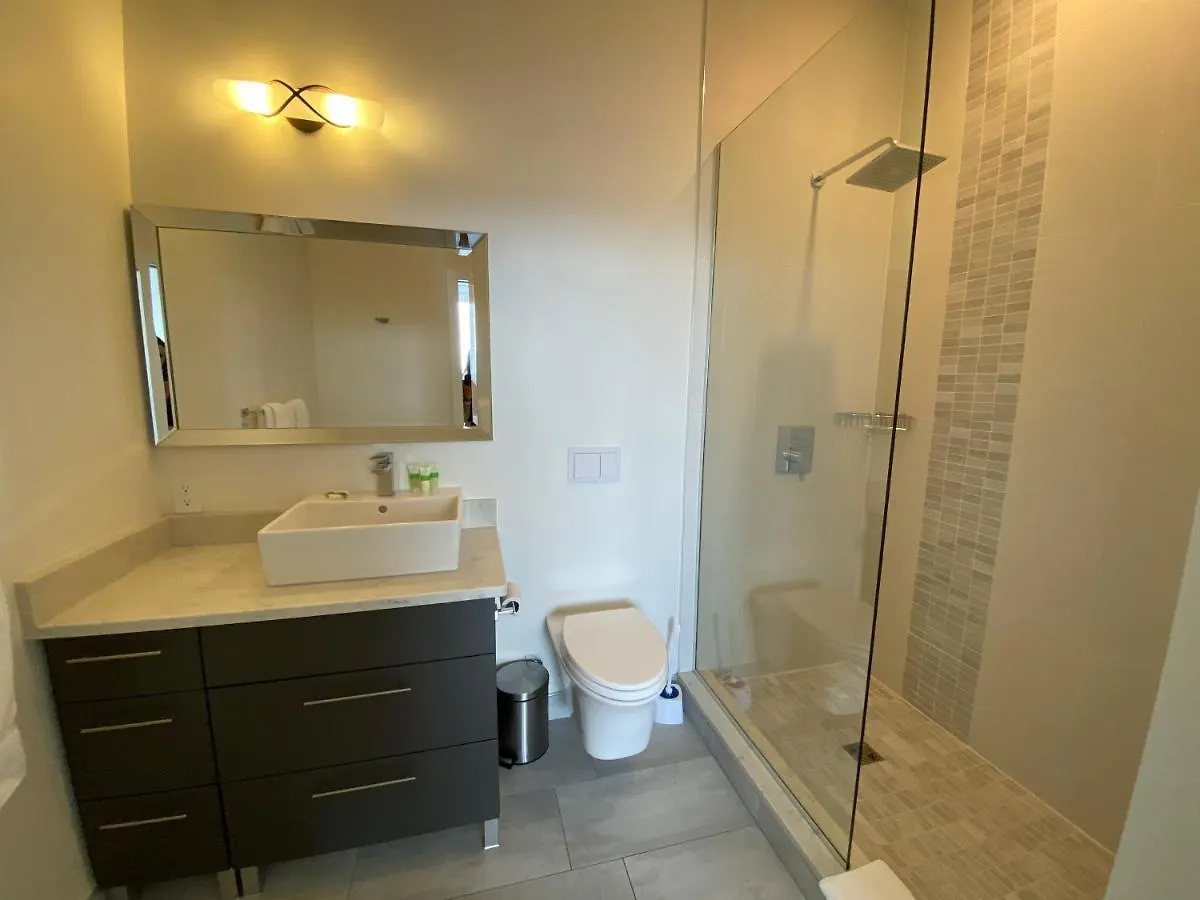 Liv Extended Stay Ottawa 4*,