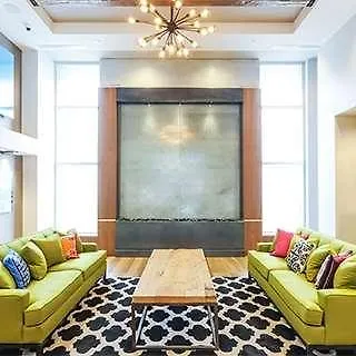 Liv Extended Stay Ottawa 4*,