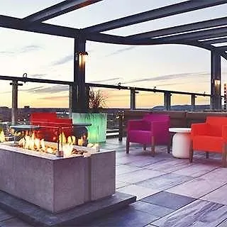 Liv Extended Stay Ottawa 4*,